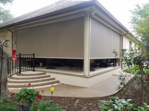 Adjustable outdoor screens